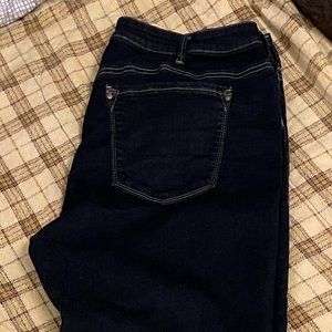 Silver Jeans brand Avery Capri
